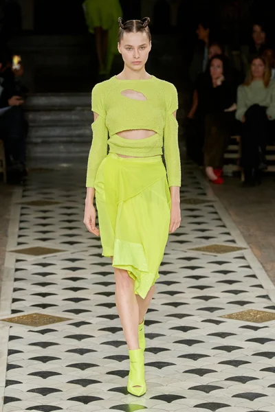 Look 40